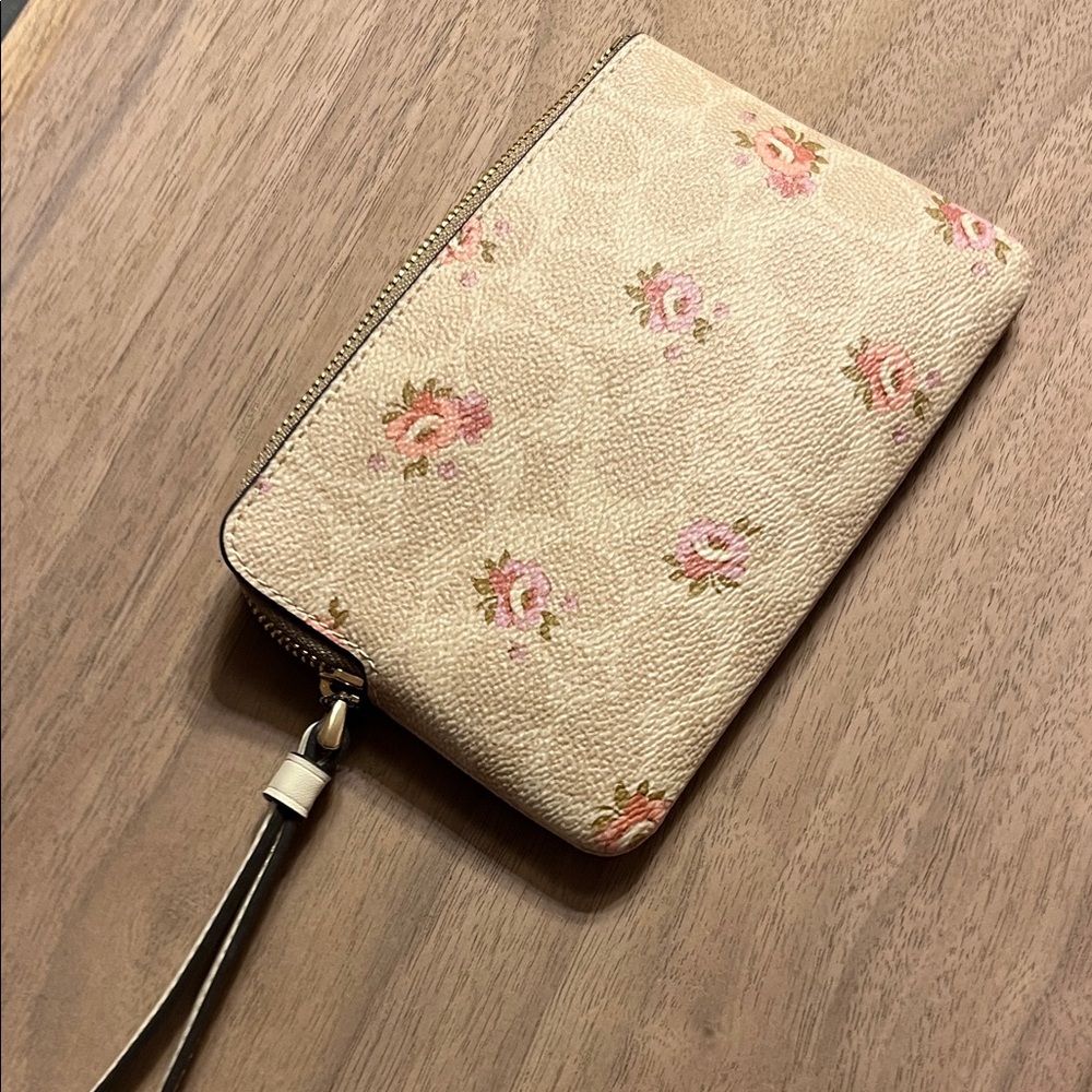 Coach Floral Print Wristlet in Cream and Pink - Picture 4 of 4